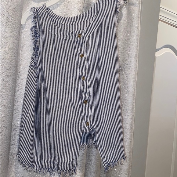 Top - Picture 2 of 2